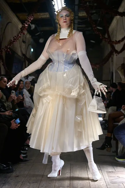 Look 44
